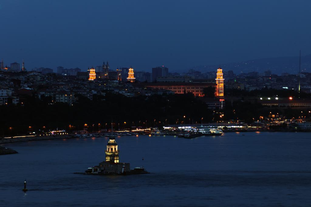 Maroon Bosphorus 5*