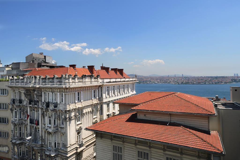 Maroon Bosphorus 5*