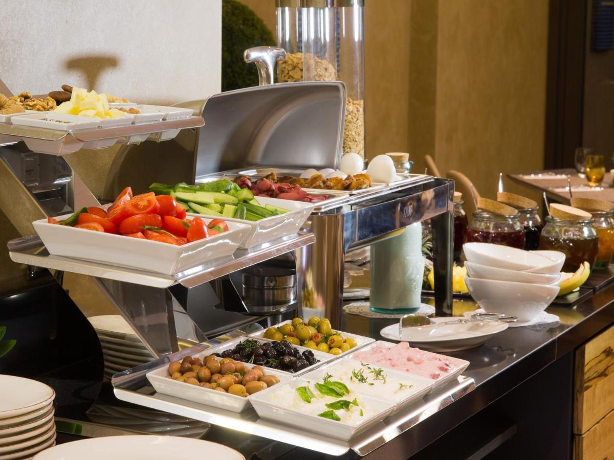 Maroon Bosphorus 5* Istanbul